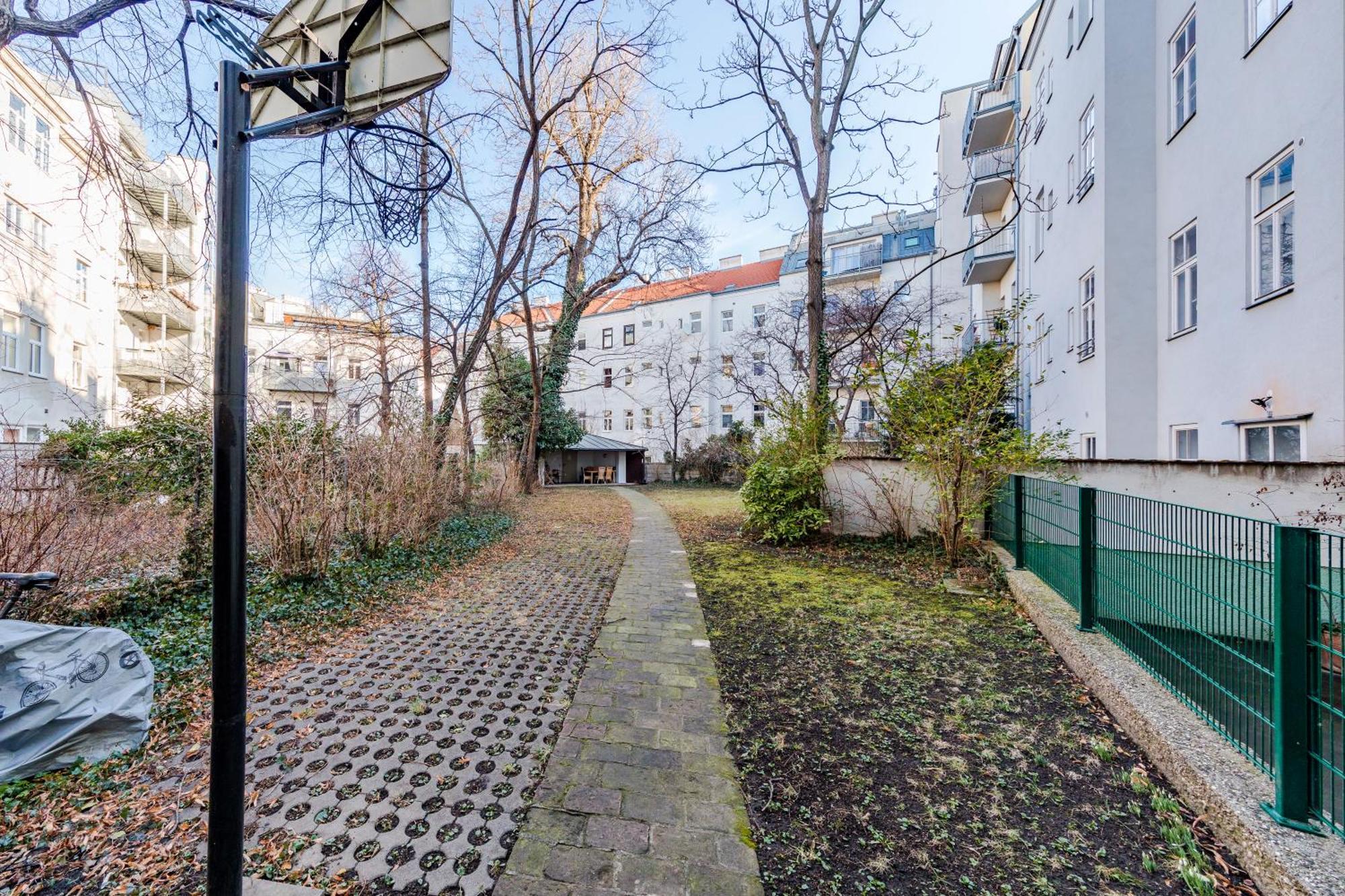 Urban Vienna Living - 18Th District Aparthotel Exterior photo